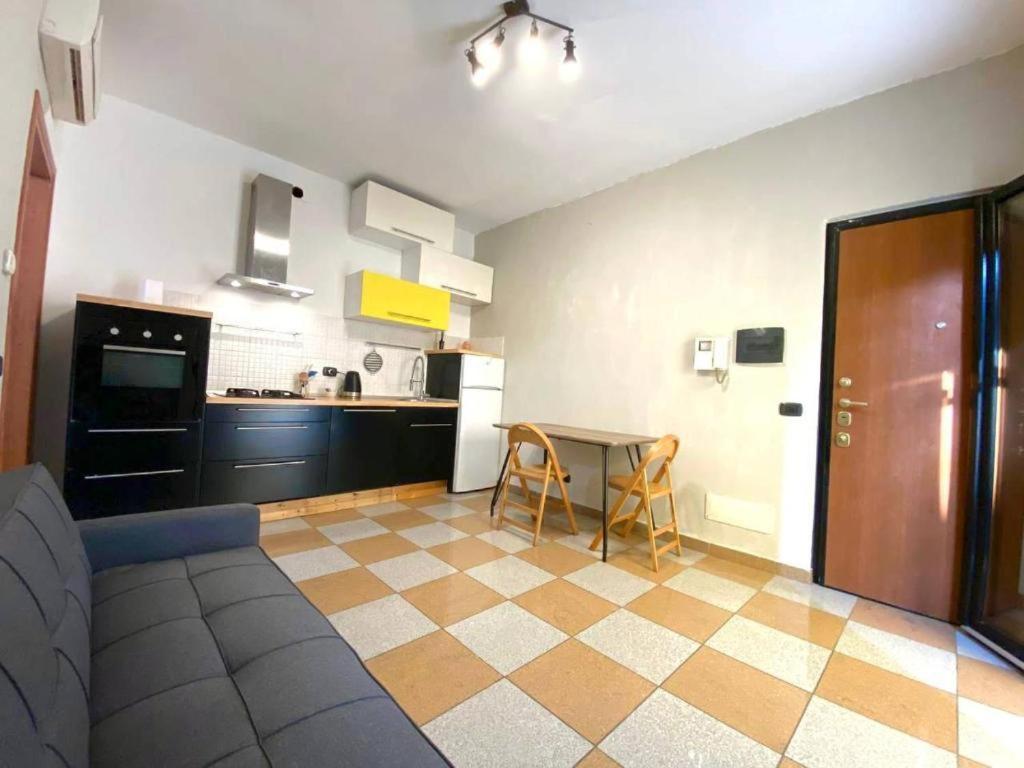 米兰Conte Rosso House, Con Doppia Terrazza In Coorte Tranquilla A Due Passi Da Stazione E Metropolitana Lambrate公寓 外观 照片